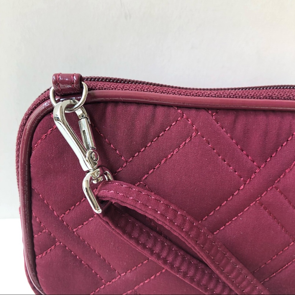 Vera Bradley Bordeaux Crossbody/Wristlet EUC - Picture 4 of 9
